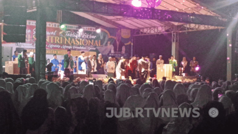 Video: Ratusan Santri Padati Lapangan Waluran Sukabumi, Tabligh Akbar Tutup HSN 2025