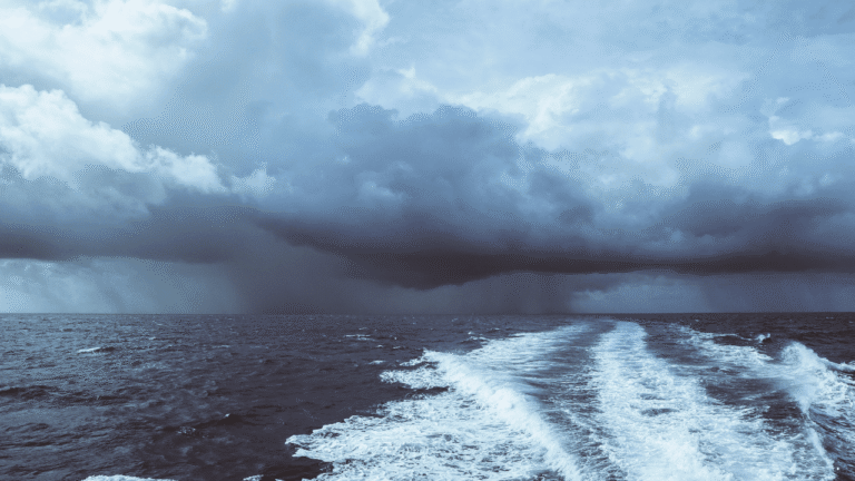 BMKG: Dua Bibit Siklon Tropis 97S dan 98S Muncul di Sekitar Indonesia, Picu Cuaca Ekstrem dan Gelombang Tinggi