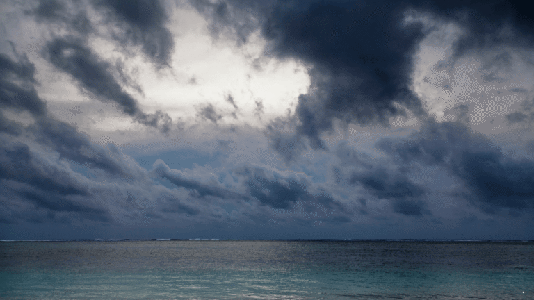 Prakiraan Cuaca Jabar 30 November 2025, Hujan Diprediksi Terjadi di Sejumlah Wilayah