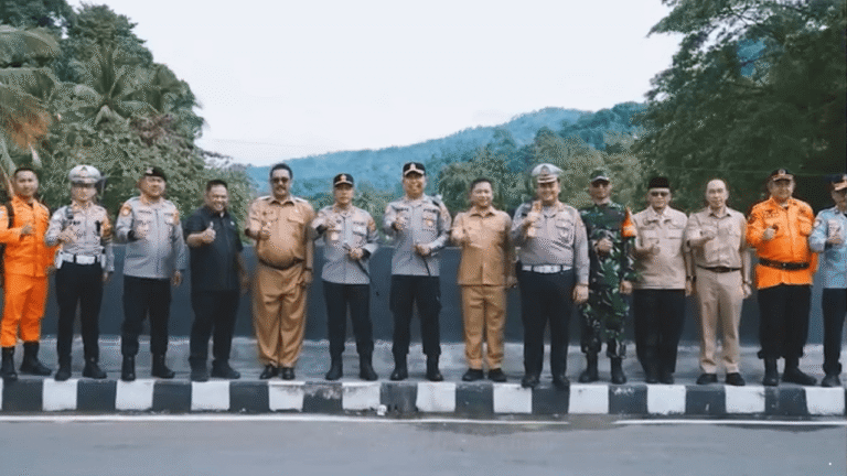 Bersama Bupati, Ketua DPRD Sukabumi Dampingi Kapolda Jabar Tinjau Kesiapan Operasi Lilin Lodaya 2025