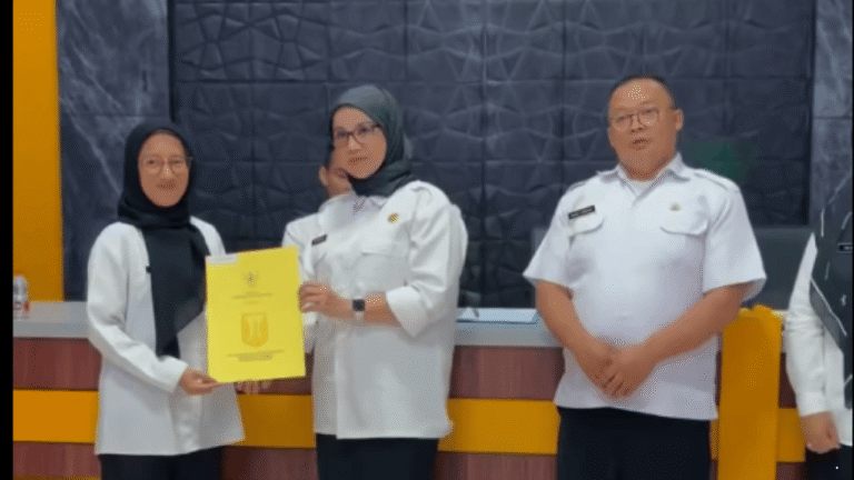 34 PPPK Paruh Waktu DKUKM Sukabumi Terima SK, Siap Tingkatkan Pelayanan UMKM