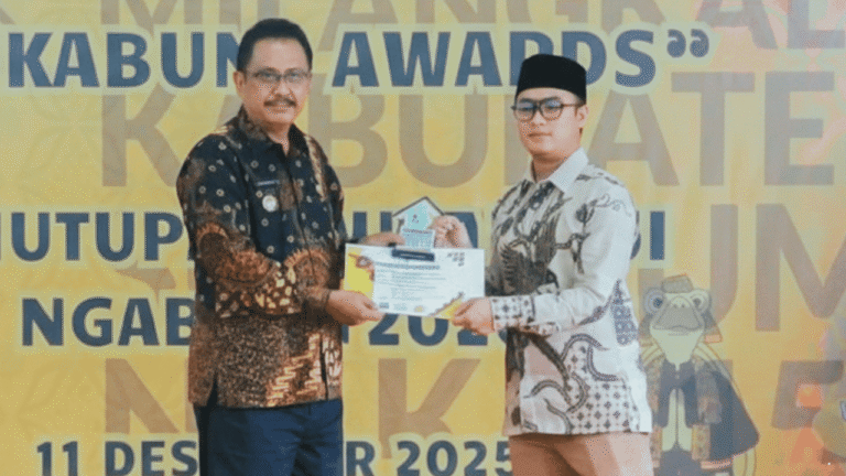 Wakil Ketua III DPRD Ramzi Akbar Yusuf Raih Penghargaan pada Ajang Sukabumi Award 2025