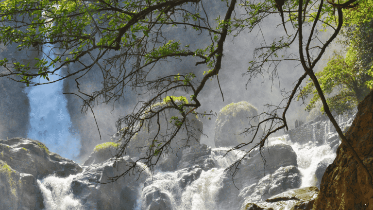 Jelang Libur Nataru, Ini Tips Aman dan Nyaman Berwisata ke Sukabumi saat Musim Hujan