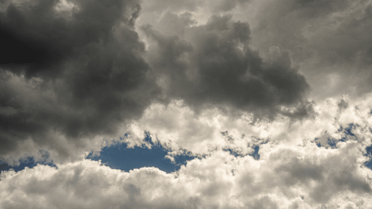 Pagi hingga Siang Cerah Berawan, Prakiraan Cuaca Jabar 24 Desember 2025