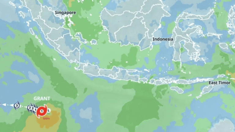 Ada Siklon Tropis GRANT, BMKG Imbau Waspada Gelombang Tinggi di Pesisir Selatan Indonesia