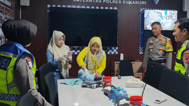 Tak Sempat Tiba di RS, Ibu Muda Melahirkan Bayi Laki-laki di Pos Pam Exit Tol Parungkuda Sukabumi