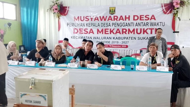 Suasana Musdes Pilkades PAW Desa Mekarmukti, Kecamatan Waluran, Kabupaten Sukabumi, Kamis (18/10/2025). | Foto: Candra