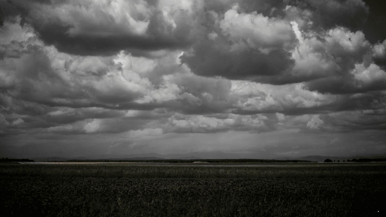 Hujan Berpotensi Terjadi Sejak Pagi Hingga Malam Hari, Prakiraan Cuaca Jabar 11 Januari 2026