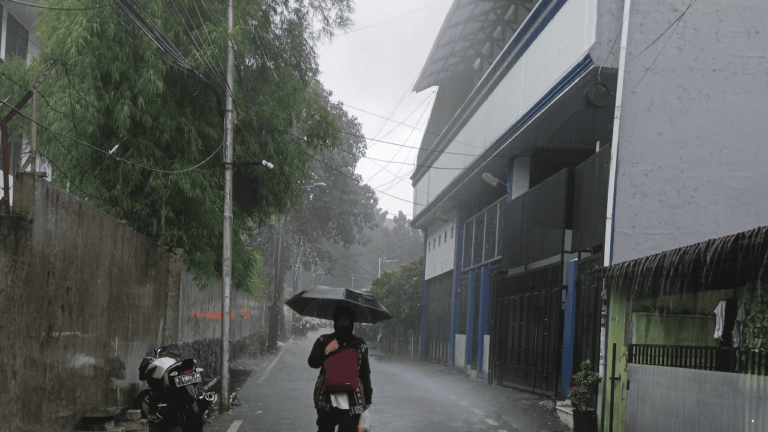 Cuaca Sukabumi Tak Menentu, Ini Dampaknya bagi Kesehatan dan Cara Mengantisipasinya