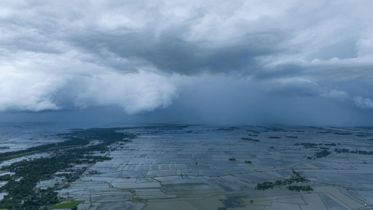 Waspada Hujan Lebat Terjadi dari Pagi hingga Malam Hari, Prakiraan Cuaca Jabar 22 Januari 2026
