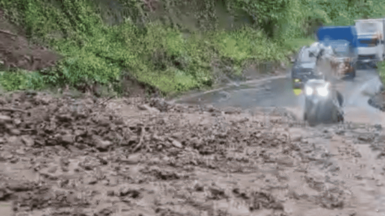 Jalur Bagbagan–Kiaradua Belum Normal Akibat Longsor, Polisi Terus Lakukan Pengamanan