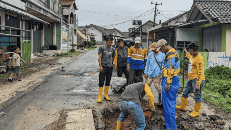 UPTD PU Jampangkulon Tangani Sementara Jalan Amblas di Ruas Surade–Kedaleman