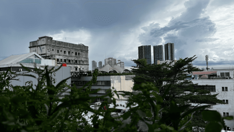 Berawan dengan Potensi Hujan Ringan, Prakiraan Cuaca Jabar 26 Januari 2026