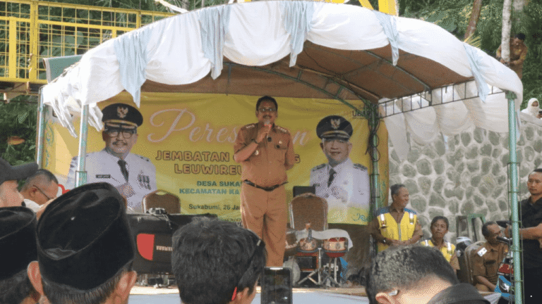 Perkuat Layanan Kesehatan dan Akses Wilayah, Bupati Sukabumi Resmikan IGD dan Jembatan Gantung di Kalibunder