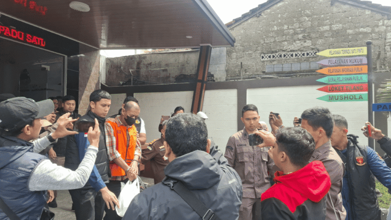 Buntut Korupsi BLT Desa di Sukabumi, Mantan Kades Ditahan di Bandung