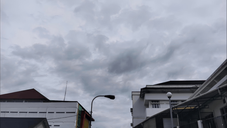 Potensi Hujan Masih Mendominasi, Prakiraan Cuaca Jabar 31 Januari 2026