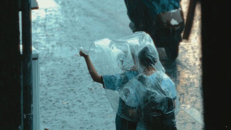 Hujan Berpotensi Terjadi Sejak Pagi hingga Dini Hari, Prakiraan Cuaca Jabar 17 Januari 2026