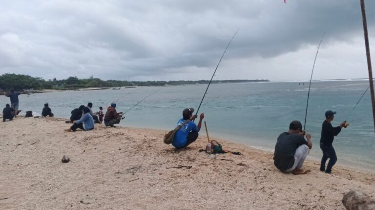 Libur Imlek 2026, Wisata Memancing di Pantai Cibuaya Sukabumi Jadi Magnet Pengunjung
