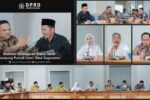 Suasana audiensi DPRD Kabupaten Sukabumi terkait penyelesaian status tanah di Kampung Puncak Ceuri Sagaranten.