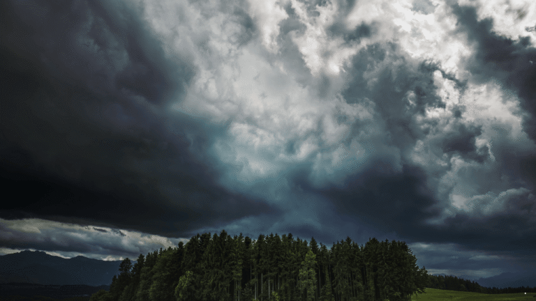 Hujan Berpotensi Turun Sejak Pagi hingga Dini Hari, Prakiraan Cuaca Jabar 20 Februari 2026