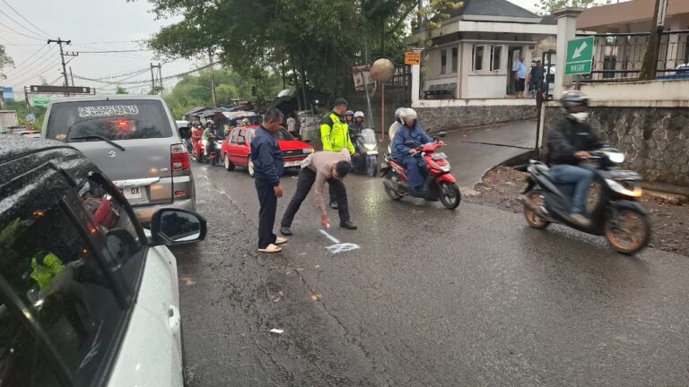 Kecelakaan Maut di Cibadak Sukabumi, Perempuan Tewas usai Terlindas Ban Truk