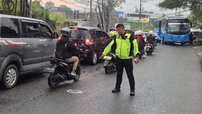 Kronologi Kecelakaan Maut di Cibadak Sukabumi, Perempuan Tewas Terlindas Truk usai Motor Gagal Nyalip