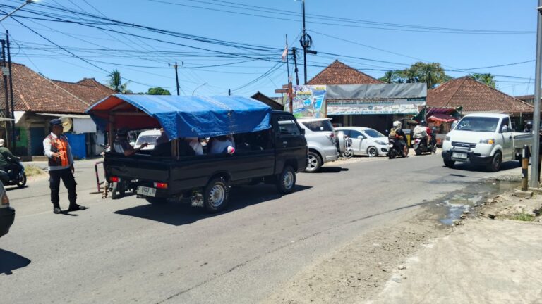 Arus Wisata ke Pantai Minajaya dan Ujunggenteng Meningkat Tajam di H+2 Lebaran