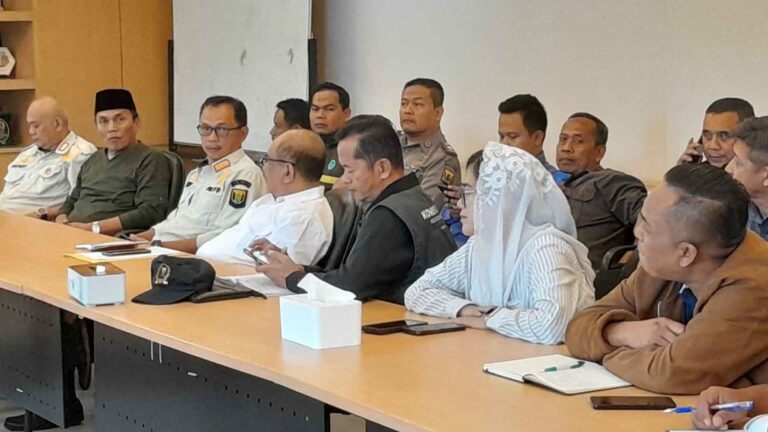 Komisi I DPRD Kabupaten Sukabumi melakukan monitoring langsung terhadap perizinan PT Indolakto Plant C3 Cicurug, Jumat (6/3/2026). | Foto: Nugraha