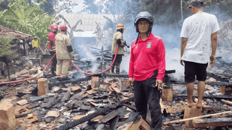 Diduga Dipicu Korsleting Listrik, Rumah Milik Janda di Cimanggu Sukabumi Hangus Terbakar