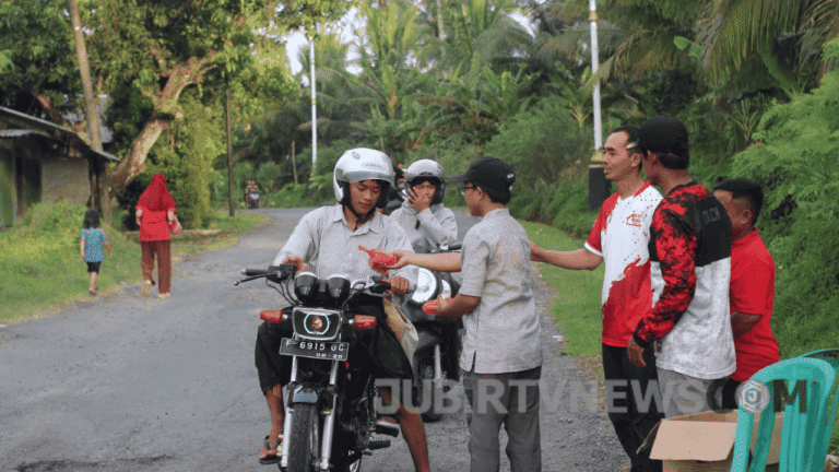 Turun ke Jalan, KDMP Ciracap Sukabumi Bagikan 1.000 Takjil Gratis