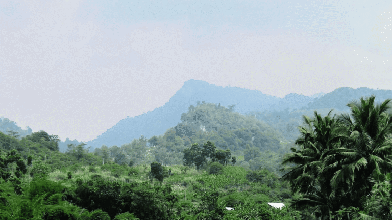 Berawan dengan Potensi Hujan Lebat pada Siang Hari, Prakiraan Cuaca Jabar 1 Maret 2026