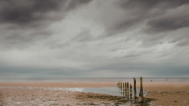 Sejumlah Wilayah Berpotensi Hujan Sejak Siang Hari, Prakiraan Cuaca Jabar 4 Maret 2026