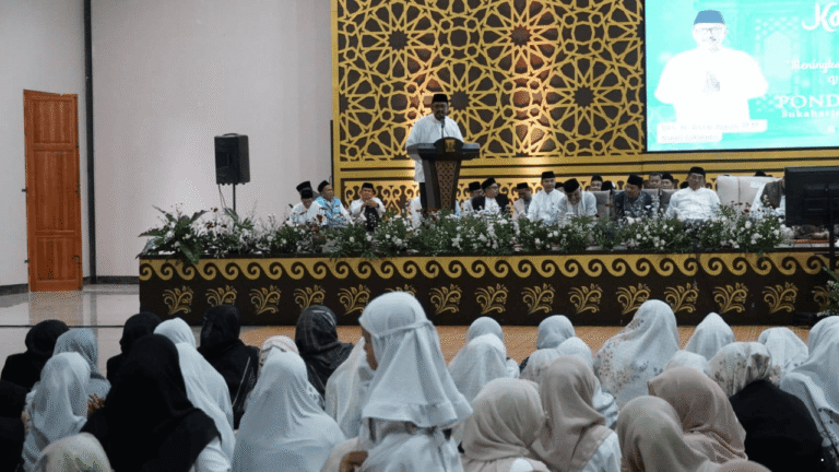 Dari Beasiswa hingga Rutilahu, Bupati Sukabumi Paparkan Program Pemerintah di Muhibah Ramadan Warungkiara