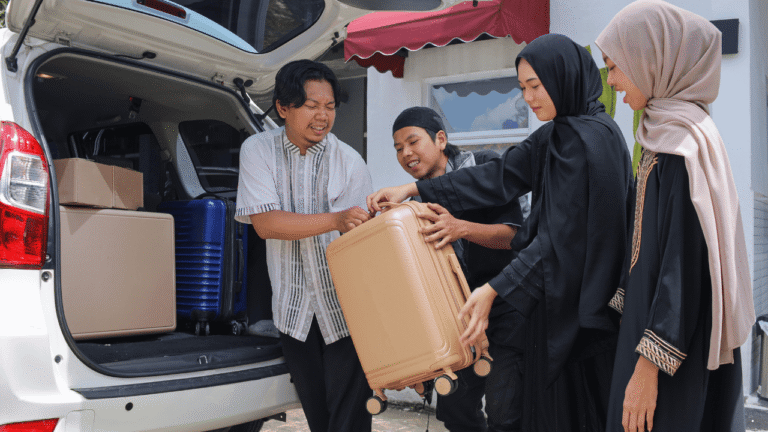 Dari Menata Rumah hingga Mudik, Ini 6 Kebiasaan yang Dilakukan Jelang Lebaran