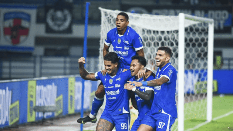 Kembali Berubah, Ini Jadwal Kick-off Persib vs Arema FC Terbaru