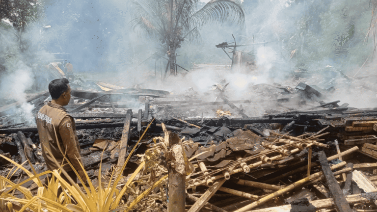 Rumah Warga di Ciracap Sukabumi Ludes Terbakar Saat Ditinggal ke Kebun