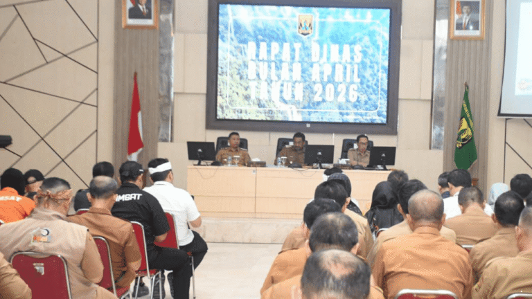 Rapat Dinas Pemkab Sukabumi, Bupati Asep Japar Soroti Disiplin ASN dan Optimalisasi PAD
