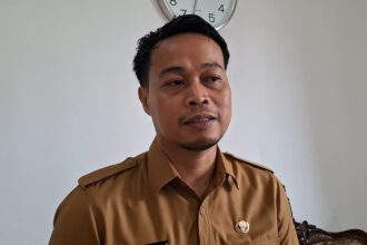 Kepala BKPSDM Kabupaten Sukabumi Ganjar Anugrah menjelaskan soal pemantauan program WFH tiap Jumat untuk ASN. | Foto: Ans