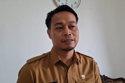 Kepala BKPSDM Kabupaten Sukabumi Ganjar Anugrah menjelaskan soal pemantauan program WFH tiap Jumat untuk ASN. | Foto: Ans