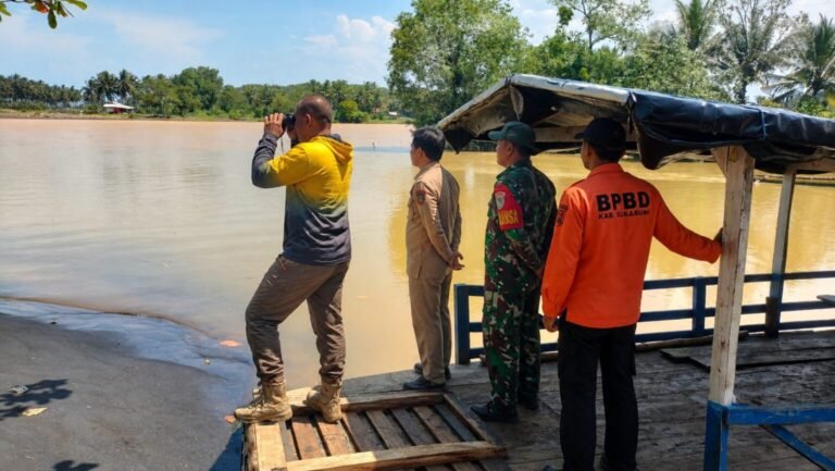 Buaya Besar Muncul di Muara Keusik Urug Sukabumi, Warga Tegalbuleud Waswas