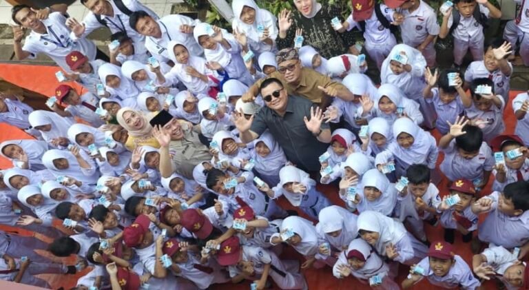Heri Gunawan Tinjau Distribusi MBG Pola Prasmanan di Sukabumi, Sebut Ada Positif Negatif