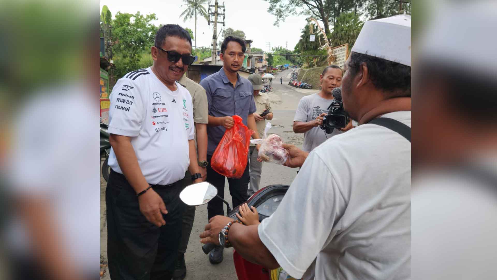 Bupati Sukabumi Asep Japar