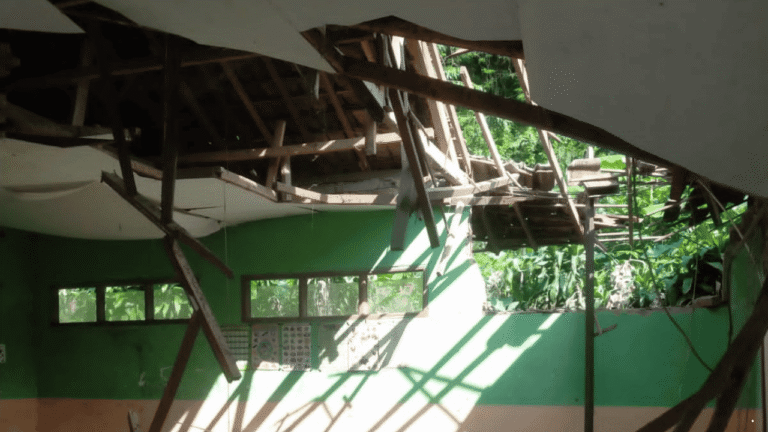 Bangunan Lapuk, 2 Ruang Kelas SD di Ciambar Sukabumi Ambruk