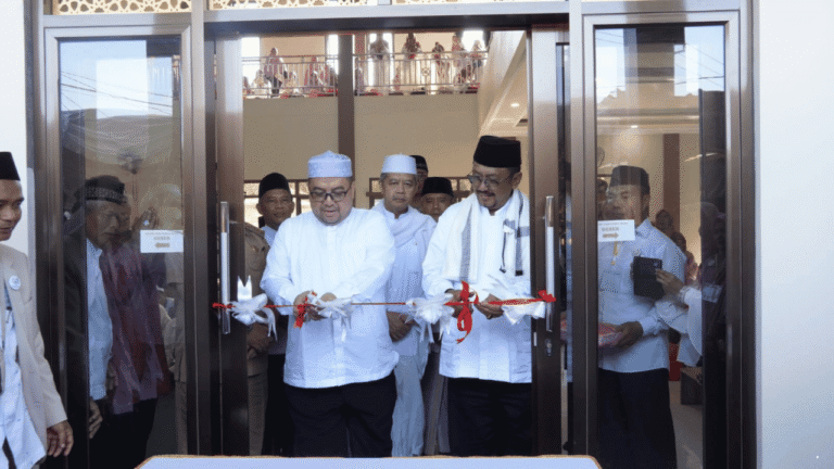 Resmikan Masjid Nurul Huda di Nagrak Sukabumi, Bupati Asep Japar Ajak Warga Perkuat Kegiatan Keagamaan