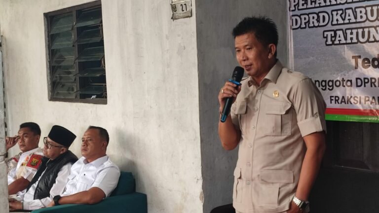 Reses di Parungkuda, Teddy Setiadi Serap Aspirasi Infrastruktur hingga Penanganan Longsor