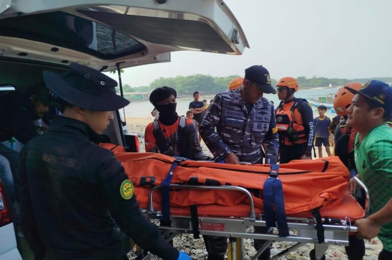 Jasad Wisatawan Bogor yang Tenggelam di Muara Cipanarikan Sukabumi Ditemukan, Korban Anak Masih Dicari