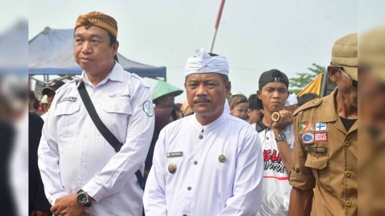 Camat Cisolok Sukabumi, Okih Fajri.