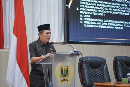 Sekretaris Fraksi PKS DPRD Kabupaten Sukabumi Hendra Purnama menyampaikan pandangan umum terkait pertanggungjawaban APBD 2025 dalam Rapat Paripurna ke-6 DPRD Sukabumi Tahun 2026.