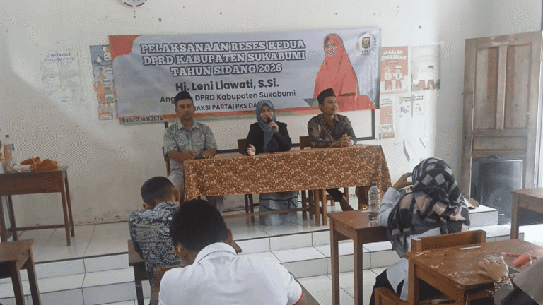 Serap Aspirasi di Cisolok, Leni Liawati Soroti SK Kawasan Kumuh hingga Kesejahteraan Guru