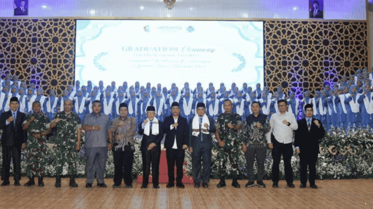 Hadiri Wisuda Santri Angkatan ke-26 Assalam Putri, Wabup Sukabumi: Terus Belajar dan Mengabdi di Tengah Masyarakat